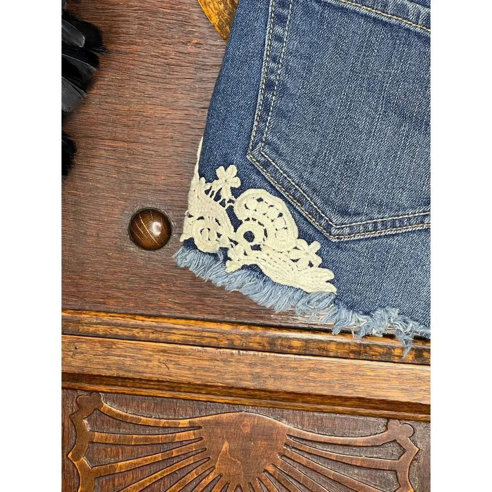 High Waisted Short by Aeropostale. Features distressed details and lace appliqué - Picture 4 of 12